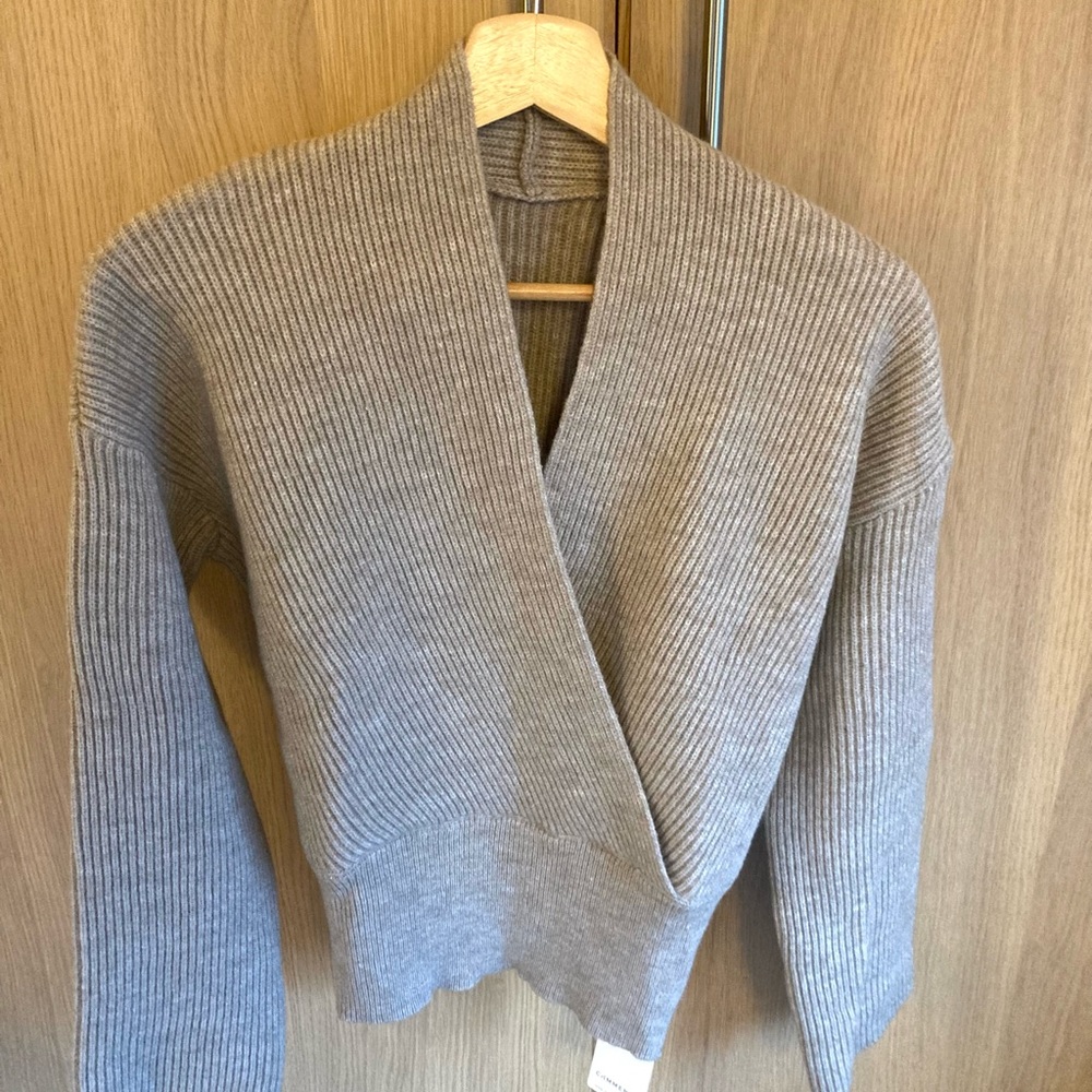 Commense She’s effortless wrap sweater khaki XS